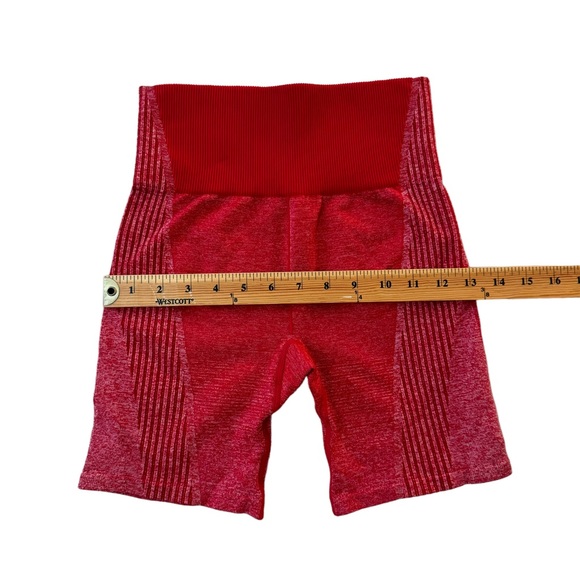Fabletics Red Heathered Ribbed Detail Workout Activewear Shorts 6” Inseam XS - Picture 3 of 6